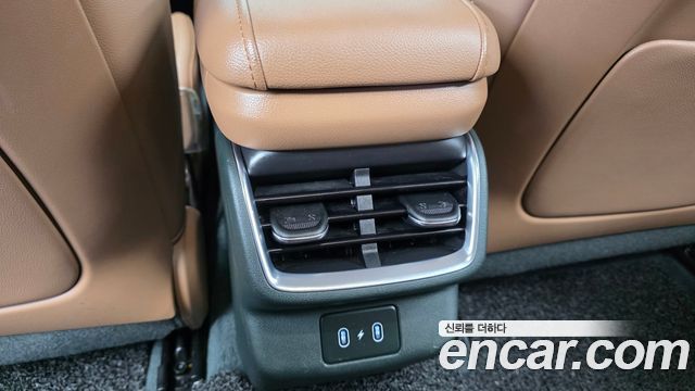 Hyundai Grandeur (GN7) 2,5 Gasoline 2WD Premium 2025 — фото 32