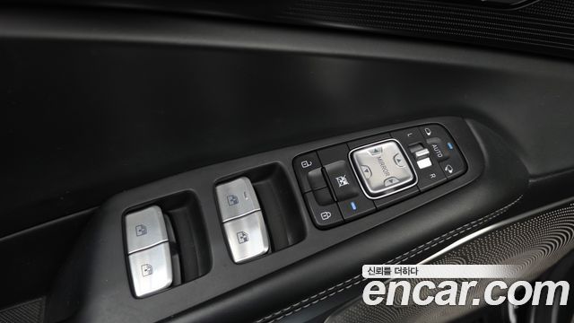 Genesis G90 3.3 T AWD Premium 2019 — фото 27