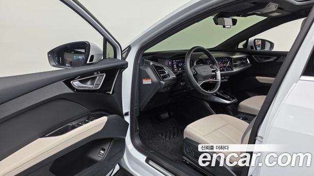 Audi Q4 e-tron (F4) 45 2025 — фото 10