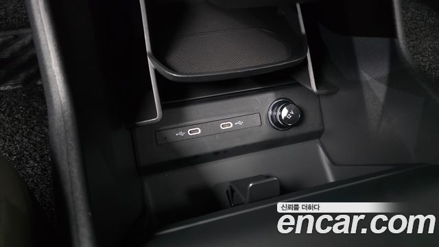 Audi Q4 e-tron (F4) 45 2025 — фото 33
