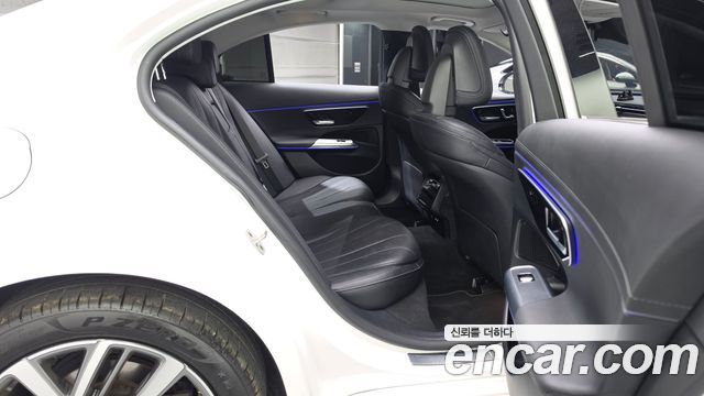 Mercedes-Benz E-Class (W214) E220d 4MATIC Exclusive 2024 — фото 12