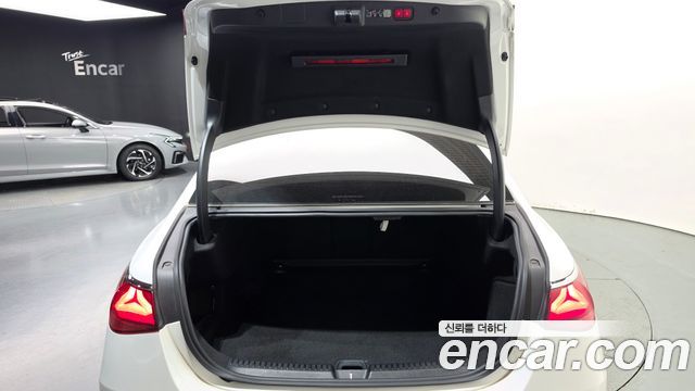 Mercedes-Benz E-Class (W214) E220d 4MATIC Exclusive 2024 — фото 20