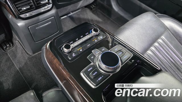 Genesis EQ900 3.8 GDI AWD Luxury 2016 — фото 16