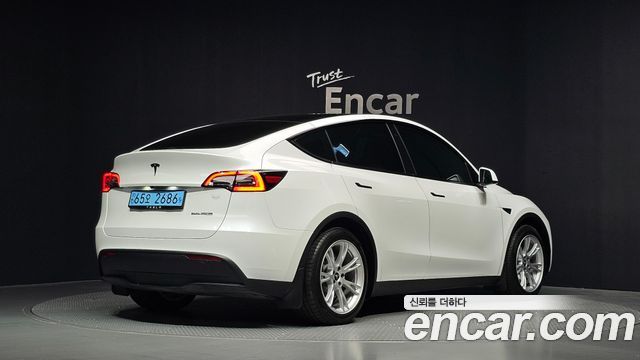 Tesla Model Y RWD 2023 — фото 2