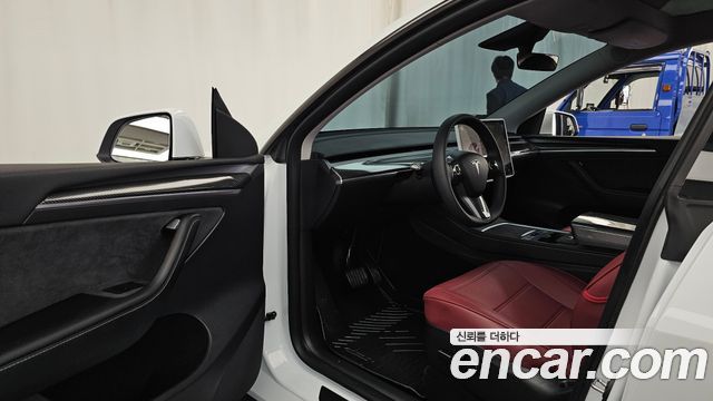 Tesla Model Y RWD 2023 — фото 10