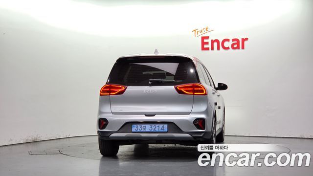 Kia Niro Plus Air 2023 — фото 4