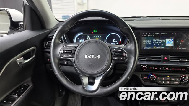 Kia Niro Plus Air 2023 — фото 13