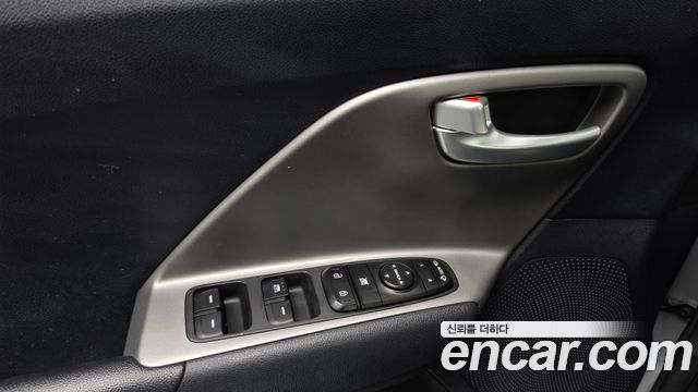 Kia Niro Plus Air 2023 — фото 17