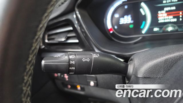 Kia Niro Plus Air 2023 — фото 18