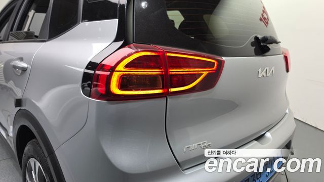 Kia Niro Plus Air 2023 — фото 23