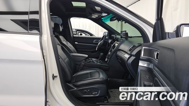 Ford Explorer 2.3 Limited 4WD 5th 2016 — фото 11