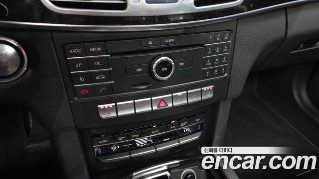 Mercedes-Benz E-Class (W212) E220 Bluetec Avantgarde 2016 — фото 17