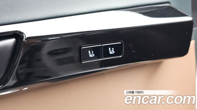 Hyundai Grandeur (GN7) 2,5 Gasoline 2WD Exclusive 2025 — фото 28