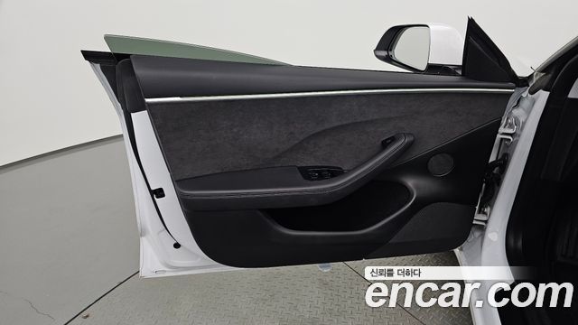 Tesla Model 3 Long Range AWD 2024 — фото 24