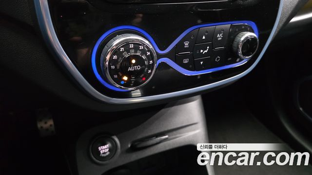 Renault Korea QM3 RE Signature 2017 — фото 16