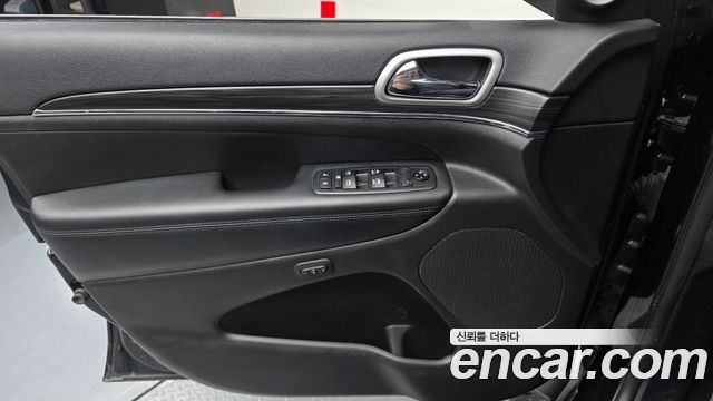 Jeep Grand Cherokee 3.6 Limited WK2 2019 — фото 24
