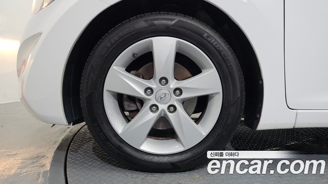 Hyundai Avante 1.6 GDi Smart Standard 2016 — фото 5