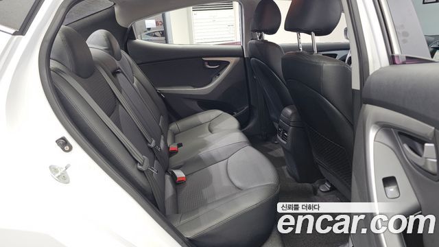 Hyundai Avante 1.6 GDi Smart Standard 2016 — фото 11