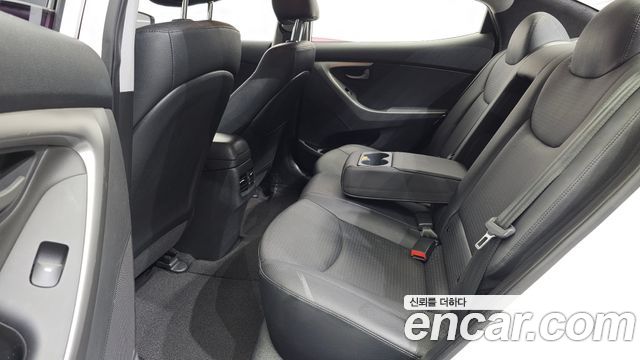 Hyundai Avante 1.6 GDi Smart Standard 2016 — фото 12