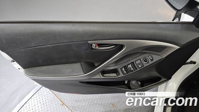 Hyundai Avante 1.6 GDi Smart Standard 2016 — фото 24