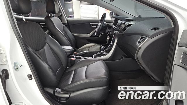 Hyundai Avante 1.6 GDi Smart Standard 2016 — фото 26