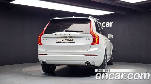 Volvo XC90 (II) D5 Momentum 2018 — фото 4