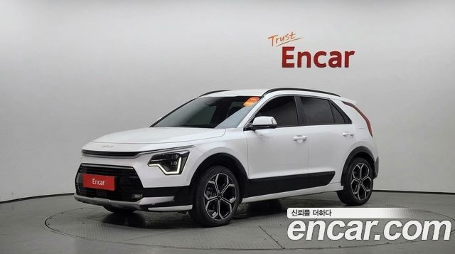 Kia Niro Prestige 2022 — фото 1