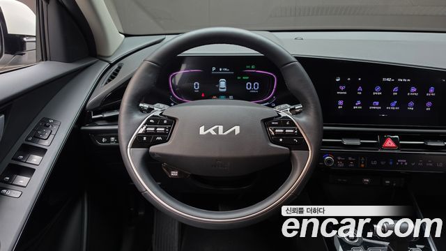 Kia Niro Prestige 2022 — фото 13