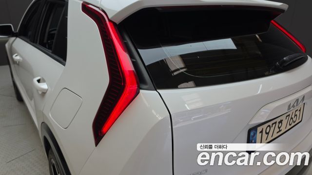 Kia Niro Prestige 2022 — фото 23