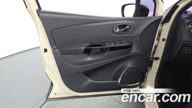 Renault Korea QM3 RE 2016 — фото 24