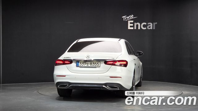 Mercedes-Benz E-Class (W213) E220d 4MATIC AMG Line 2021 — фото 4