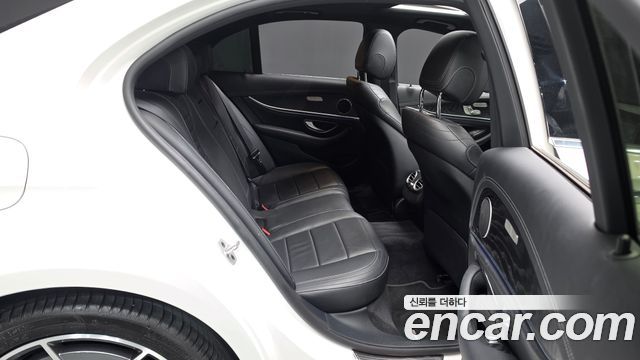 Mercedes-Benz E-Class (W213) E220d 4MATIC AMG Line 2021 — фото 11