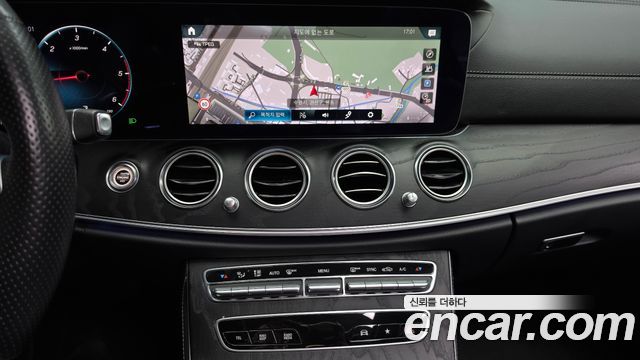 Mercedes-Benz E-Class (W213) E220d 4MATIC AMG Line 2021 — фото 13