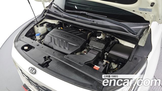 Kia Carnival 9-Seater Prstige 2019 — фото 6