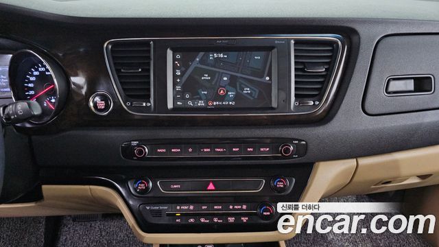 Kia Carnival 9-Seater Prstige 2019 — фото 13