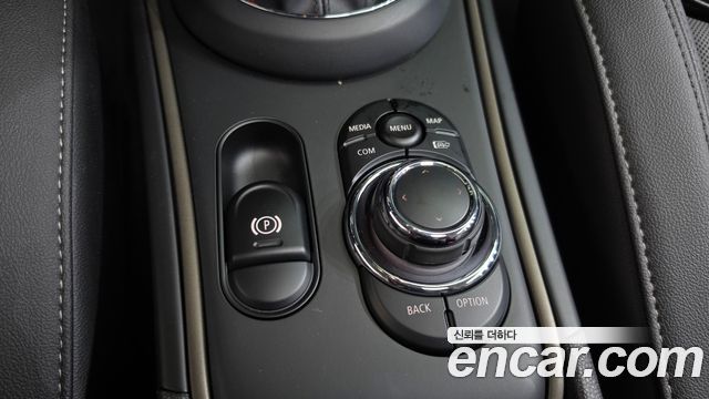 MINI Cooper Countryman Classic 2nd 2023 — фото 11