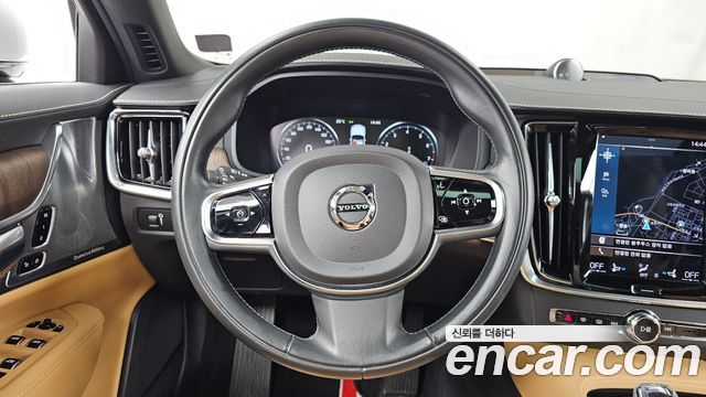 Volvo S90 B6 AWD Inscription 2021 — фото 13
