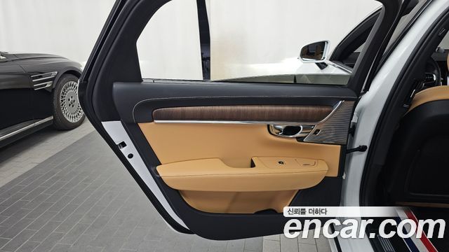 Volvo S90 B6 AWD Inscription 2021 — фото 25