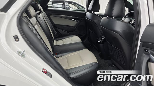 Hyundai i40 Saloon 1.7 VGT D SPEC 2016 — фото 11