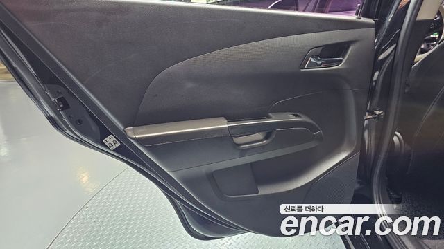 Chevrolet Aveo Sedan 1.4 Turbo Perfect black 2016 — фото 25