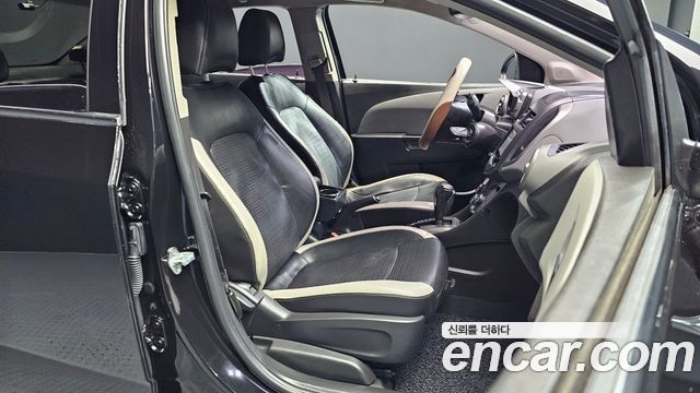 Chevrolet Aveo Sedan 1.4 Turbo Perfect black 2016 — фото 26