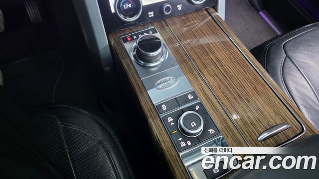 Land Rover Range Rover (IV) 4.4 SDV8 Vogue SE DIESEL 2018 — фото 9