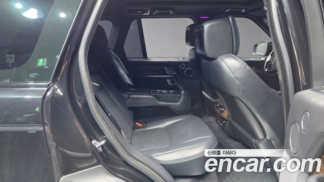 Land Rover Range Rover (IV) 4.4 SDV8 Vogue SE DIESEL 2018 — фото 12