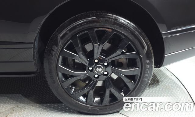 Land Rover Range Rover (IV) 4.4 SDV8 Vogue SE DIESEL 2018 — фото 21