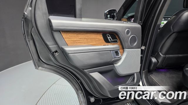 Land Rover Range Rover (IV) 4.4 SDV8 Vogue SE DIESEL 2018 — фото 25