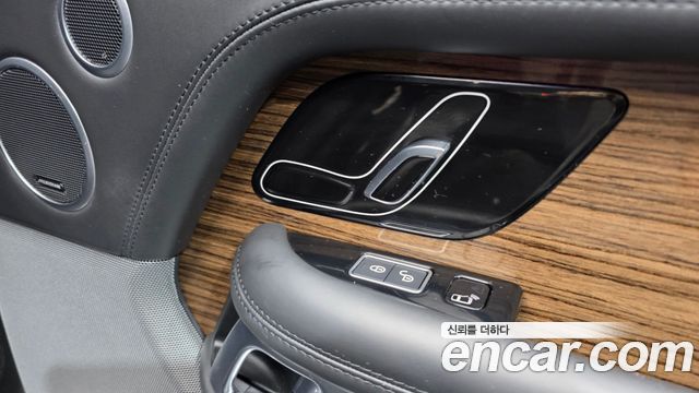 Land Rover Range Rover (IV) 4.4 SDV8 Vogue SE DIESEL 2018 — фото 39