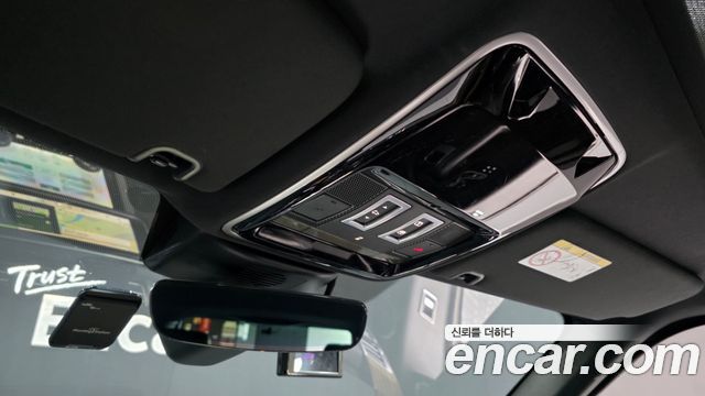 Land Rover Range Rover (IV) 4.4 SDV8 Vogue SE DIESEL 2018 — фото 41