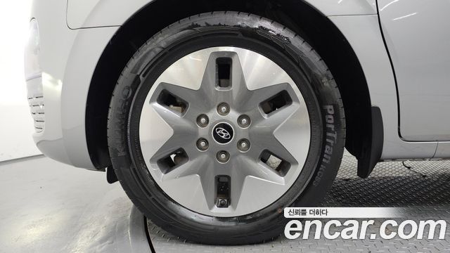 Hyundai Staria 4WD Tourer 9-Seater Modern 2023 — фото 5