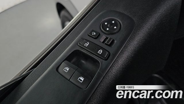 Hyundai Staria 4WD Tourer 9-Seater Modern 2023 — фото 17