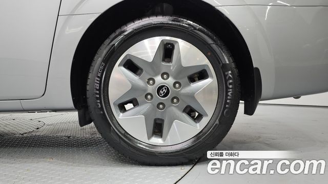 Hyundai Staria 4WD Tourer 9-Seater Modern 2023 — фото 21